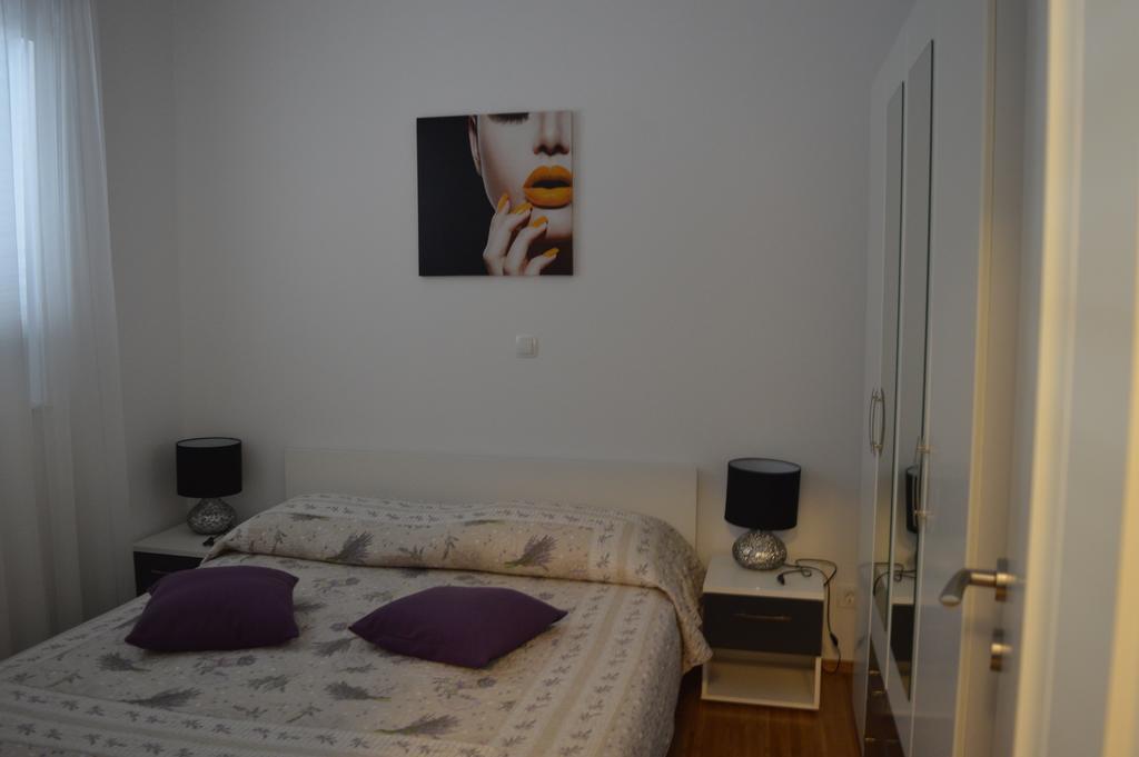 Apartments Svjetlana Trogir Exterior foto